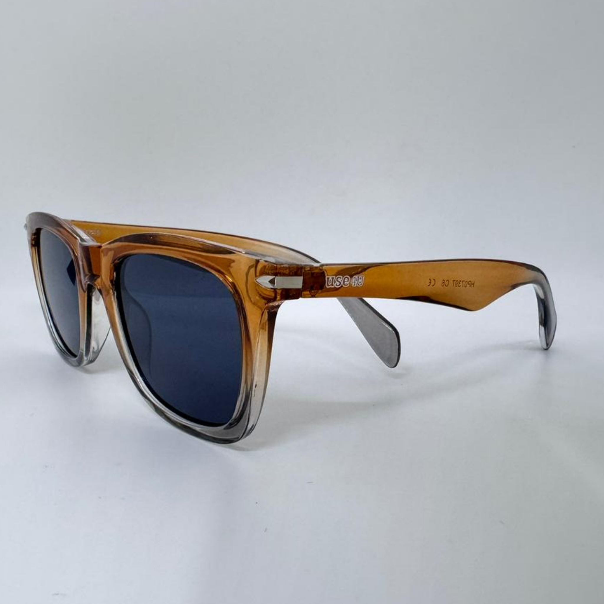 Justin | Ambar + Cinza clear?