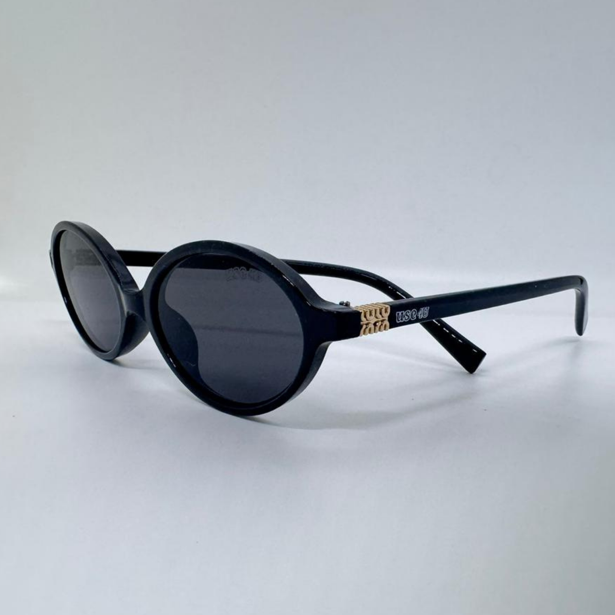 Billie | Preto sólido