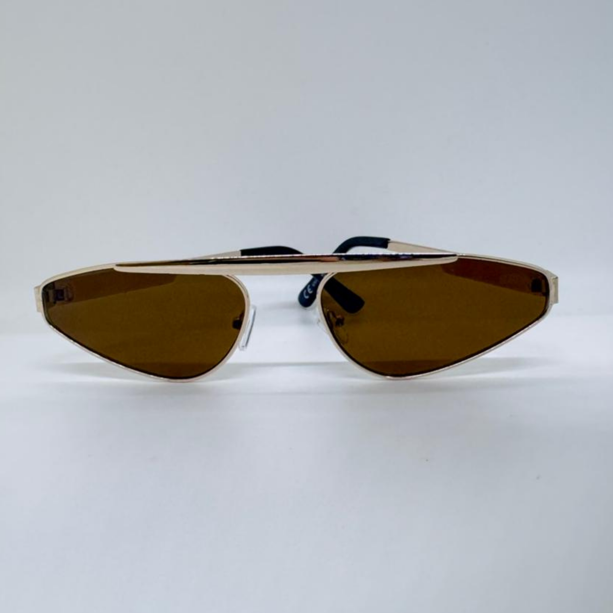 CatWalk | Dourado + lente marrom?