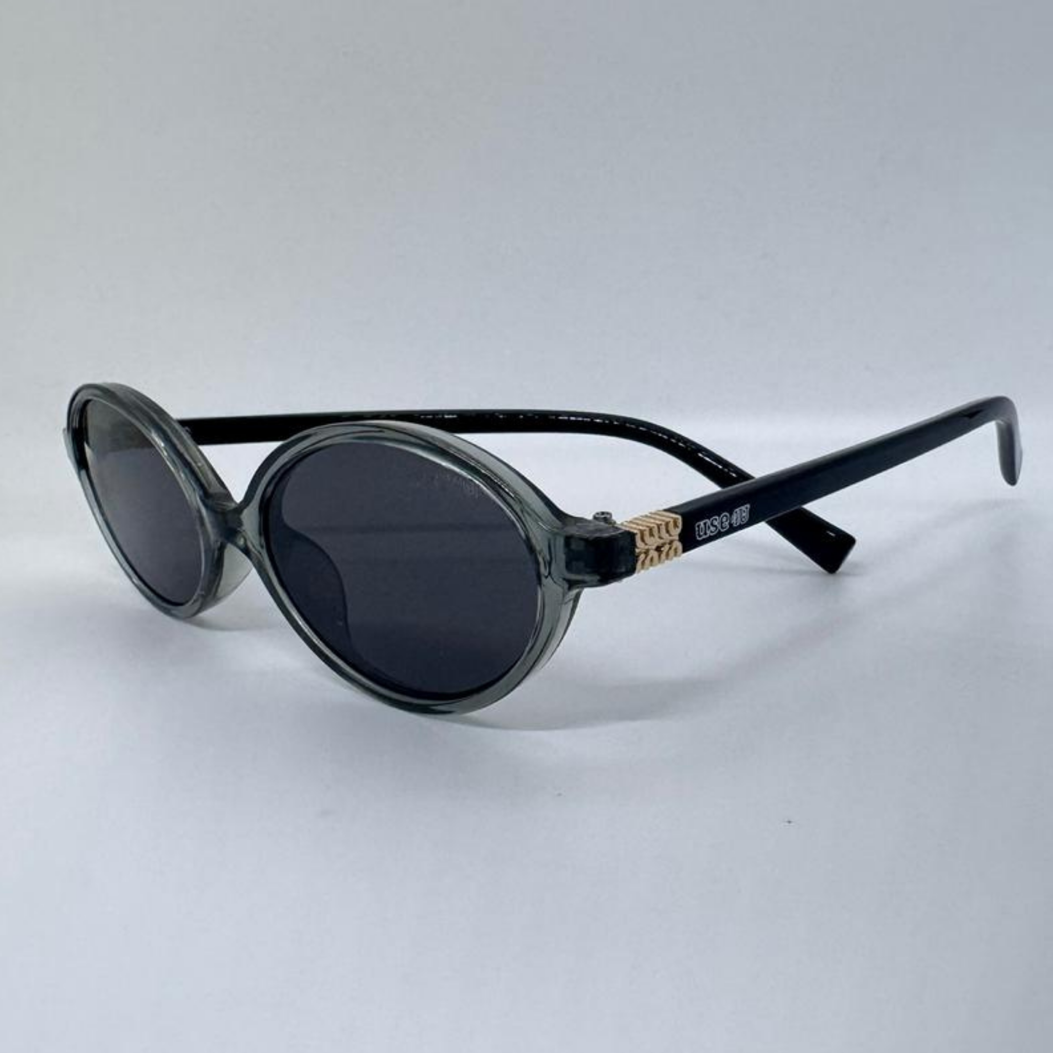 Billie | Cinza clear