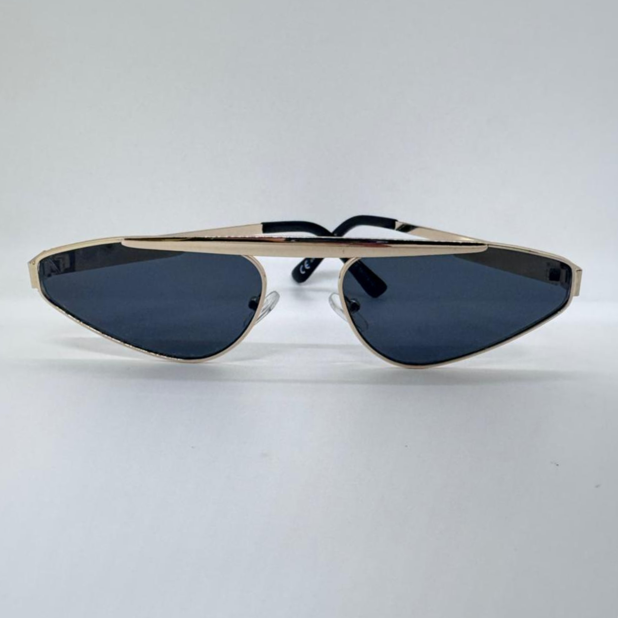 CatWalk | Dourado + lente preta?